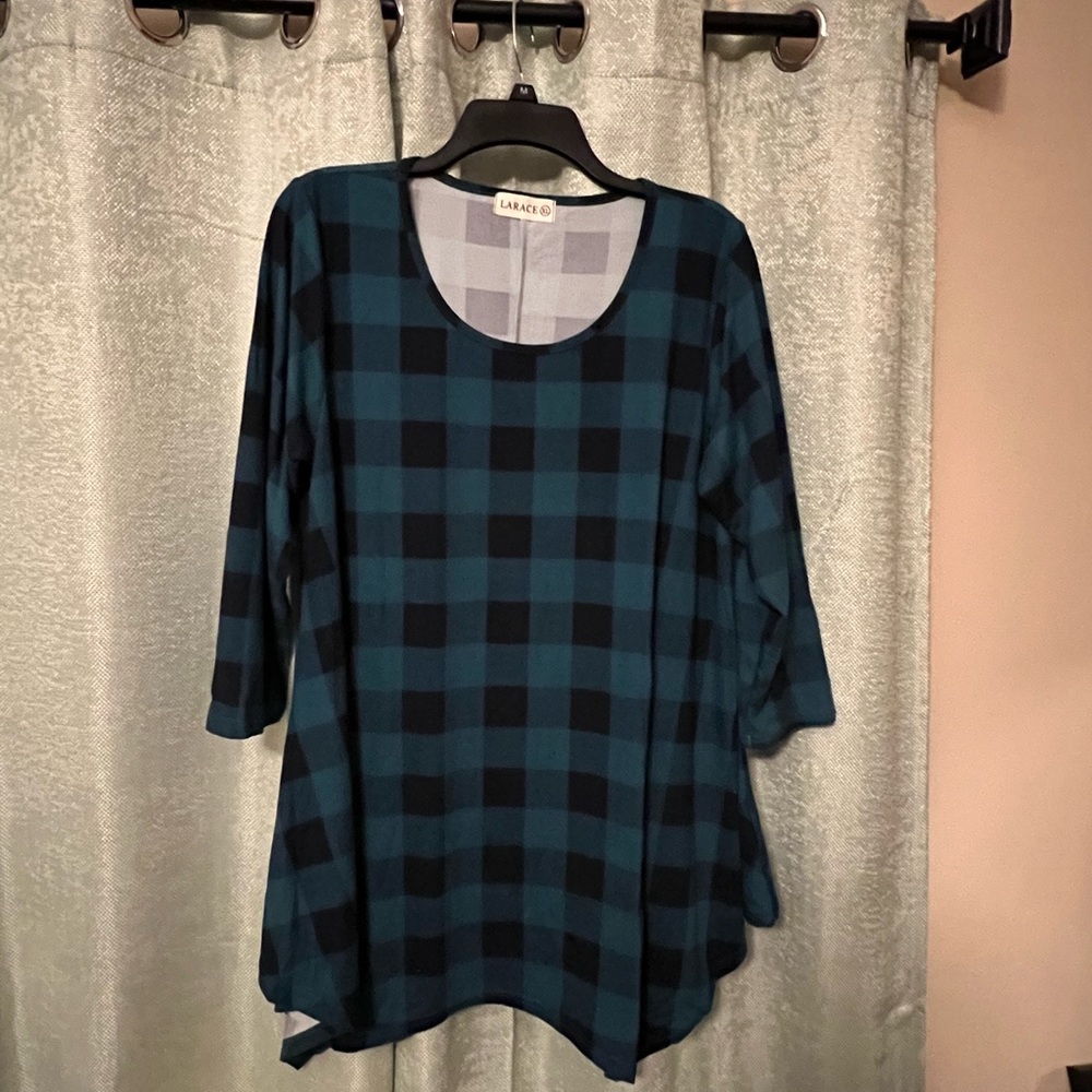 Larace XL shirt. Green and black checkered